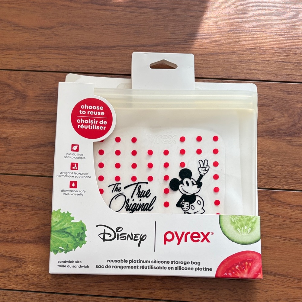 Pyrex Disney Storage Bag with Red and White Design